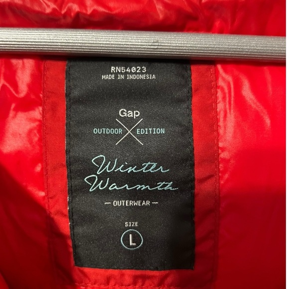 GAP Red Winter Warmth Outdoor Edition Vest – Size Large - Picture 3 of 7